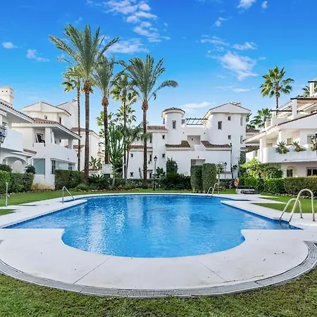 Magnifico Apto En Puerto Banus * Piscina * Parking Apartment *